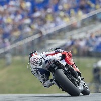 Lorenzo Tak Merasa Kurang Cepat
