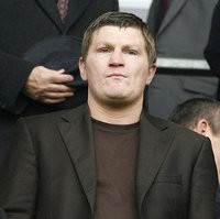 City Naikkan Harga, Ricky Hatton Kecewa