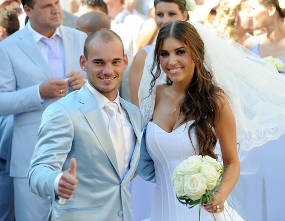 10 Ribu Mawar Putih di Perkawinan Sneijder
