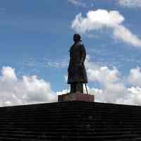 Monumen Jenderal Sudirman Banjir Pengunjung Saat Libur