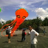 Wah, Ada Gurita Paul di Lapangan Tegallega Bandung