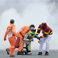 De Puniet Patah Kaki