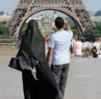 Inggris Takkan Tiru Larangan Cadar Ala Prancis