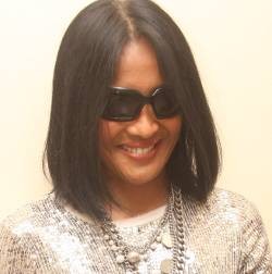 Atiek CB Ikuti Kasus Video Porno Ariel Via Youtube