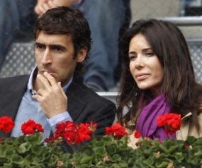 Mencoba Mengeluarkan Raul dari Bernabeu