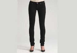 Bahaya Kesehatan Akibat Gemar Pakai Celana Ketat