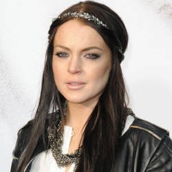 Akting Jadi Bintang Porno, Lindsay Lohan Wajib Bugil