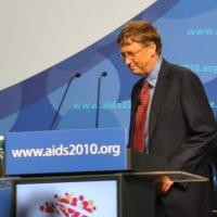 Bill Gates Percaya Pada Khasiat Sunat 