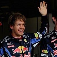 Persaingan Webber-Vettel Direstui