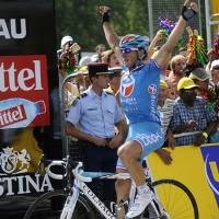 Armstrong Habis, Fedrigo Menang