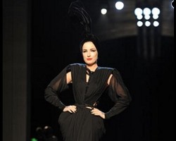 Bergaya Glamour Vintage Ala Dita Von Teese