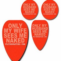 Stiker Karet Tutupi Organ Vital Saat Dipindai 