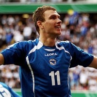 Juve Siap Perjuangkan Dzeko