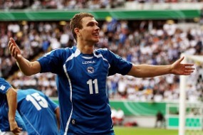 Juve Siap Perjuangkan Dzeko