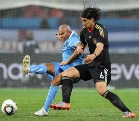 Bayern Halangi Jalan Khedira ke Madrid