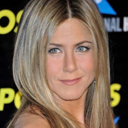 Dibuntuti Pria Aneh, Jennifer Aniston Minta Perlindungan