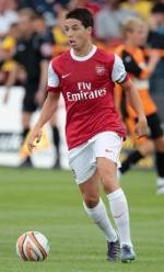 Nasri Dua Gol, Arsenal Menang 3-0 