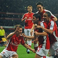 Adu Ofensif di Emirates Cup