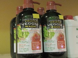 Yuk, Cuci Buah & Sayur!