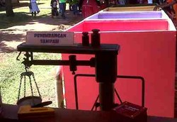 Sampah Hilang, Uang Datang di Bank Sampah