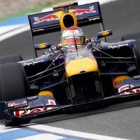 Vettel Pole Lagi, Ferrari Membayangi