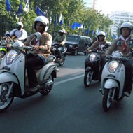 Honda Revo Techno AT Mandi Sinar Matahari di Pasir Putih Probolinggo