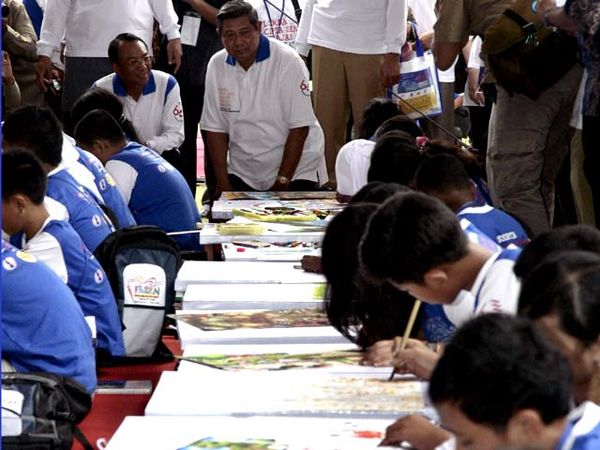 SBY Saksikan Lomba Cipta Seni Pelajar
