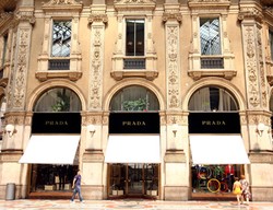 Miuccia Prada Pinjam Uang Untuk Buka Toko