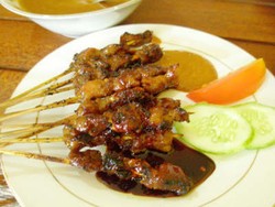 Kepincut Sate Bebek Pak Encus