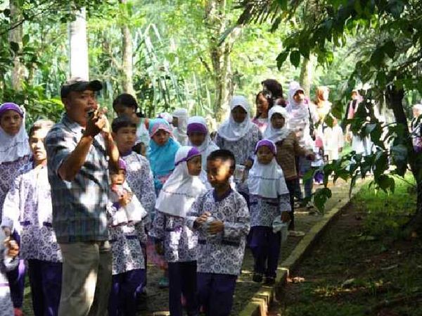 Berwisata ke Taman Provinsi Puspitek