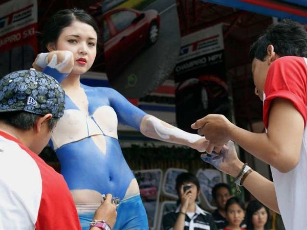 Body Painting Ramaikan IIMS 2010