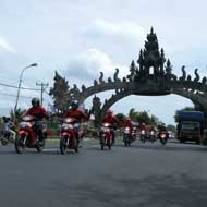 Honda Revo Techno AT Acak-acak Bali