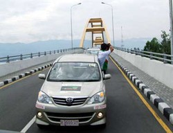 Keindahan Pantai Talise