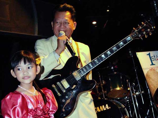 Ireng Maulana Duet Dengan Penyanyi Cilik