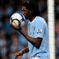 Adebayor Tak Khawatir Striker Baru