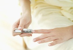 Jangan Saling Meminjam Gunting Kuku