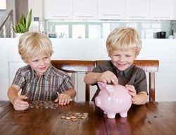 Ajarkan Makna Uang Pada si Kecil