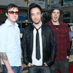 Akustikan, Hoobastank Tak Mau Mellow