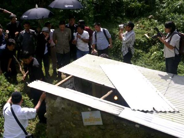 Menteri ESDM Naik-Turun Gunung