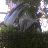 Diduga Kebablasan Saat Parkir Mundur di Apartement Taman Beverly