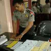 Sindikat Pemalsu Paspor dan NPWP Dibekuk