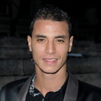 Arsenal Pesta Gol, Chamakh Cetak Gol Perdana