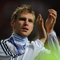 Arsenal Kejar Mertesacker