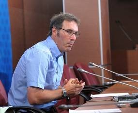 Bila Gagal ke Euro 2012, Blanc Mundur