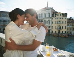 Pujian Yang Membuat Hati Suami Senang