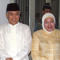 Din Syamsuddin Cium Jenazah Istri untuk Terakhir Kali
