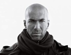 Zidane Kembali Jadi Model Fashion