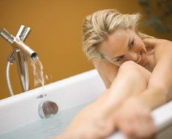 Cara Mudah Bikin Spa Air Garam