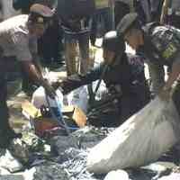 Polisi Sita Ribuan Kilo Bubuk Petasan