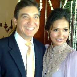 Shanty Dinikahi Mantan Dirut Bank Danamon 1 Agustus 